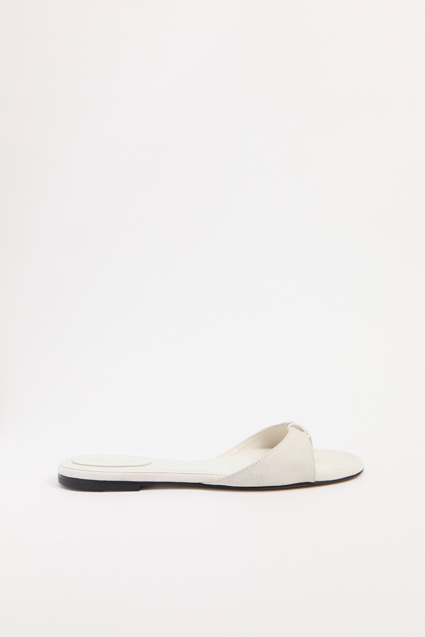 Chiara Flat